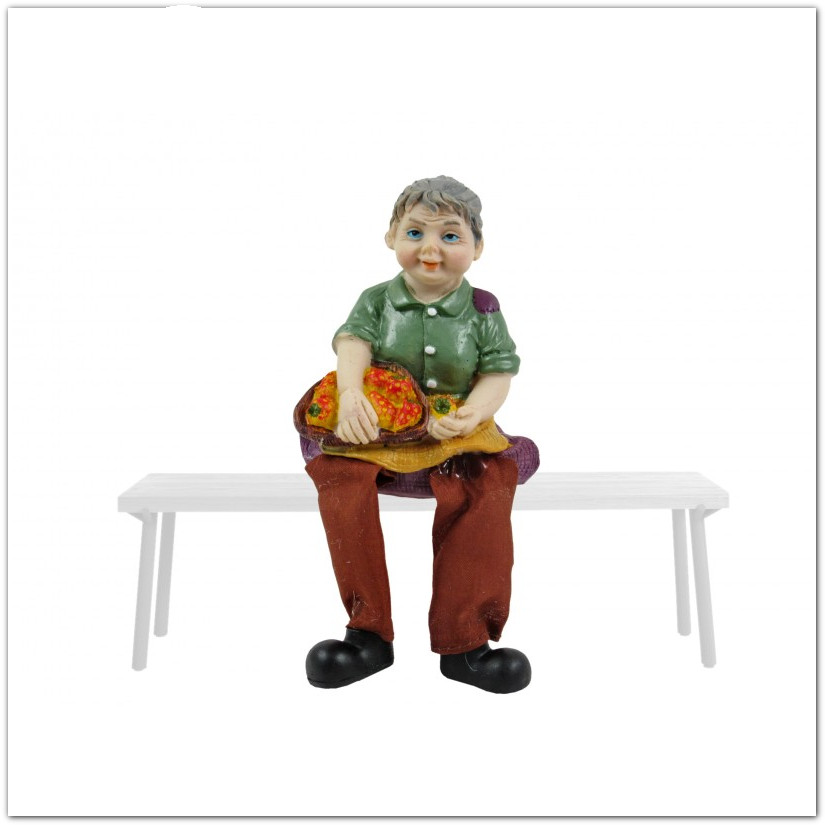 Lógólábú nagymama figura, 9 cm