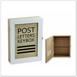 Fa kulcsos szekrény Post Letters Keybox felirattal