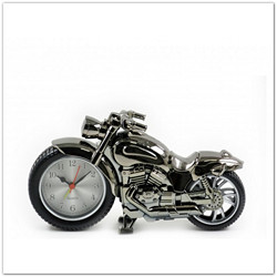 Motoros ébresztőóra 26x14 cm