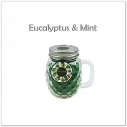 Eukaliptusz és menta illatú illatgyertya üvegbögrében fémtetővel, 8,5cm